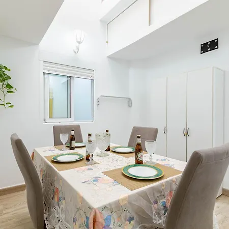 Las Canteras Apartamento En El Centro De La Ciudad By Alterhome لاس بالماس دي غران كاناريا